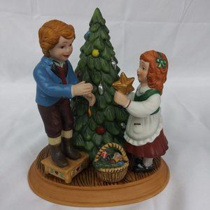 1982 Keeping the Christmas Tradition